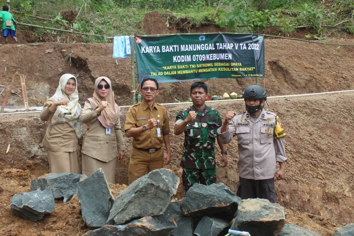 Peletakan Batu Pertama Pembangunan, awal dimulainya Karya Bhakti Manunggal Desa Clapar 01